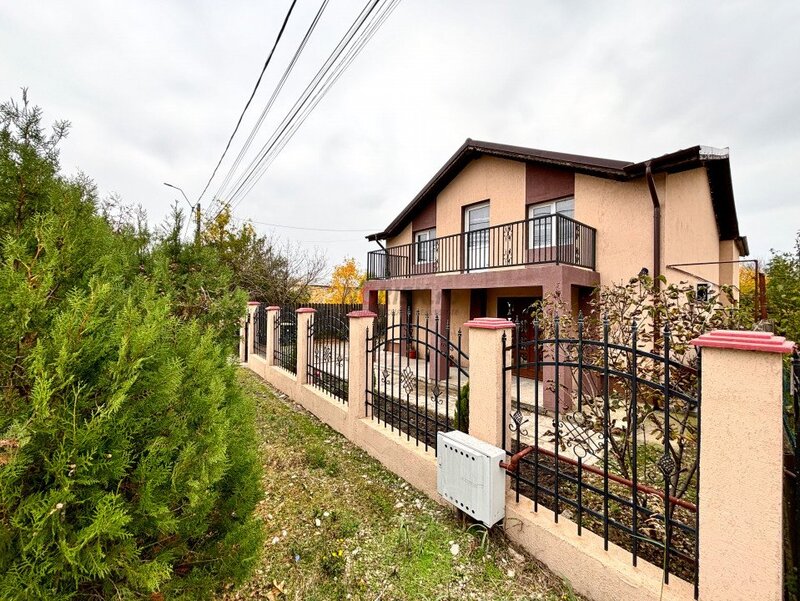 Mihailesti, casa P+M 183 mp cu teren generos, ideala pentru familie,